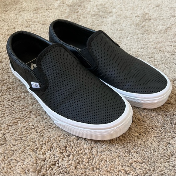Vans Classic Slip-On Perf Leather Shoe in Black Size 6.0 - Picture 2 of 11